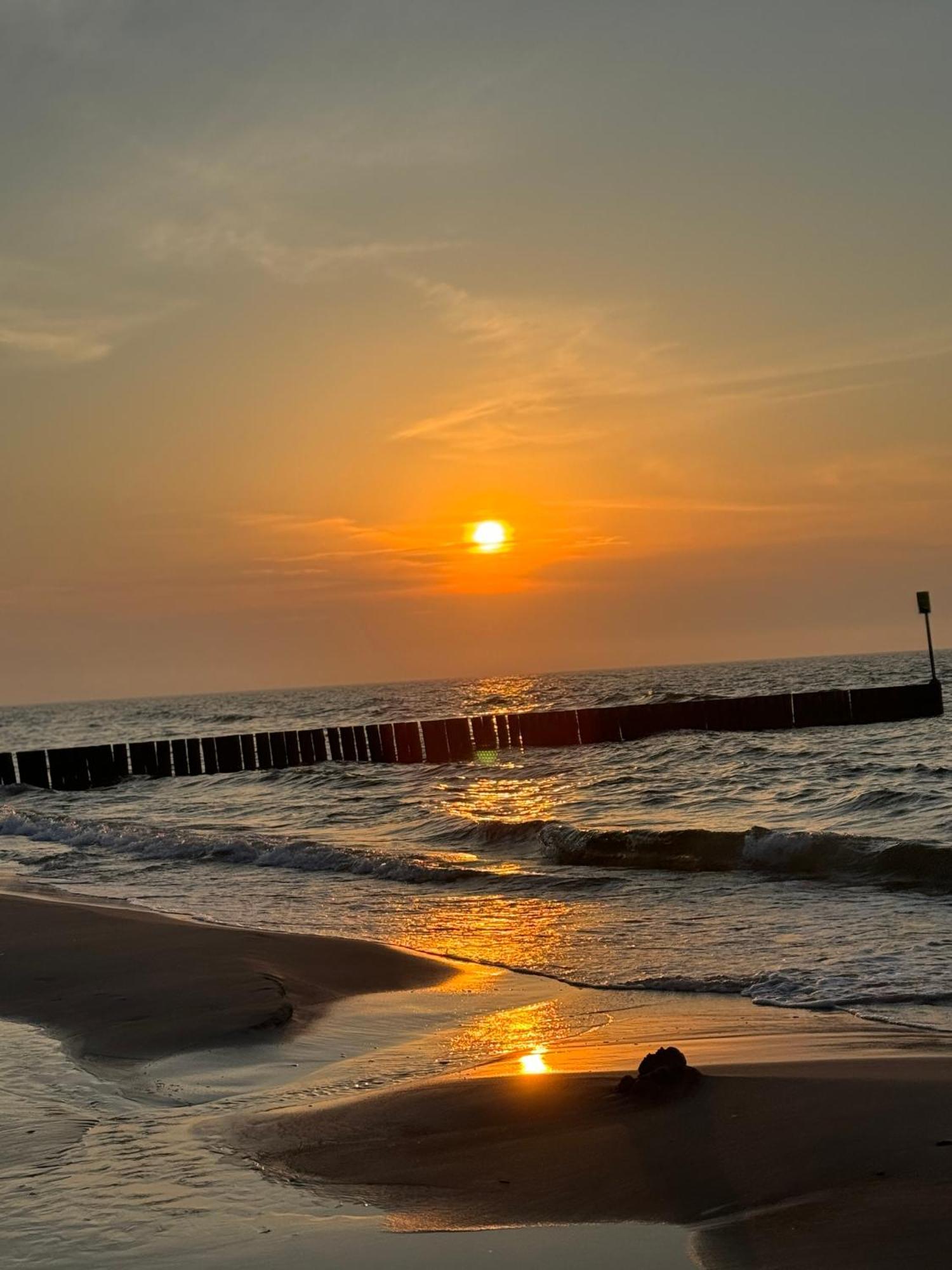 4summer White Blue Sauna & Fitness & Parking 100 Metrow Do Pieknej Szerokiej Piaszczystej Plazy, Wspanialy Widok Z Duzego Tarasu! 100 Meter Zu Einem Schoenen Breiten Sandstrand, Herrliche Aussicht Von Einer Grossen Terrasse! * Kołobrzeg