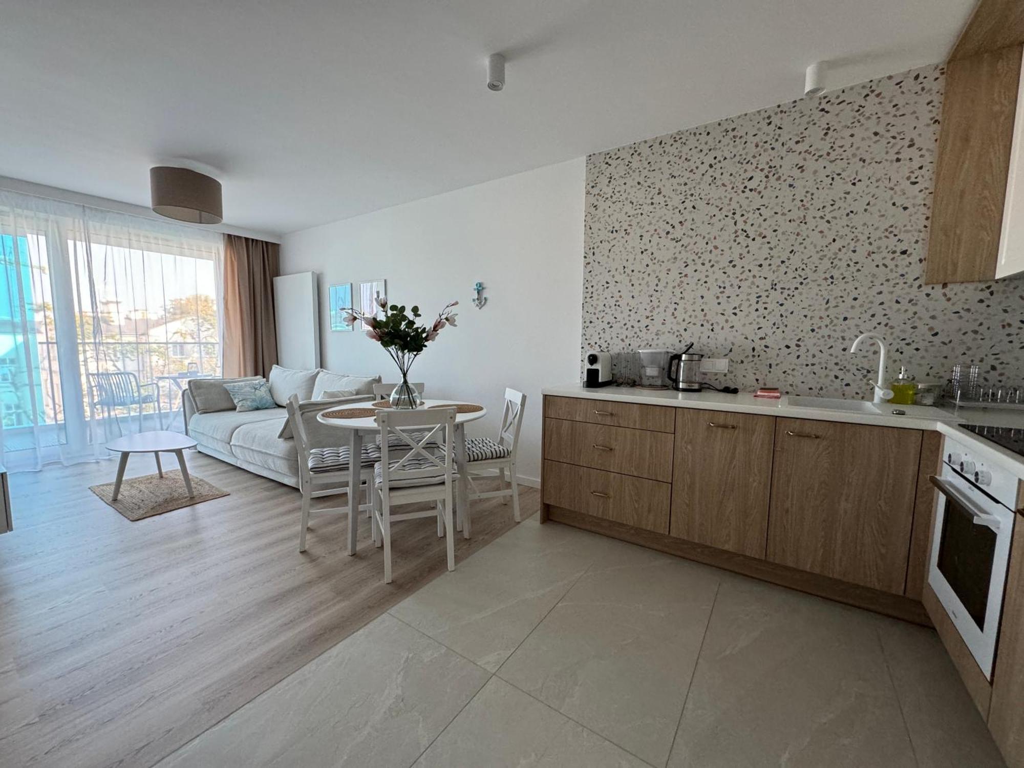 4summer White Blue Sauna & Fitness & Parking 100 Metrow Do Pieknej Szerokiej Piaszczystej Plazy, Wspanialy Widok Z Duzego Tarasu! 100 Meter Zu Einem Schoenen Breiten Sandstrand, Herrliche Aussicht Von Einer Grossen Terrasse! Apartament Kołobrzeg